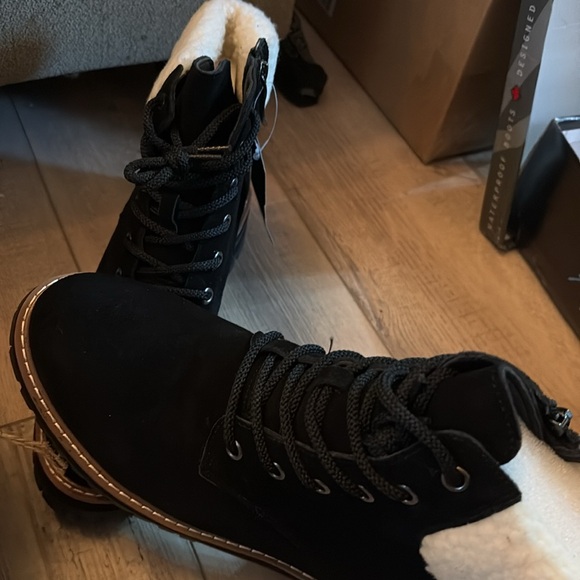 Choice, not all. Slides are size 10 .. seven7 sneakers  10.. black suede 9.5 /40 - Picture 4 of 4